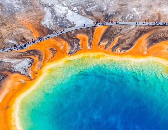Yellowstone National Park: A Natural Wonderland of Geysers and Wildlife